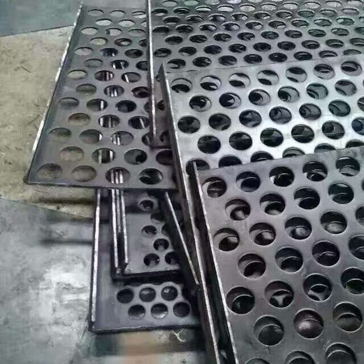 折邊鋼板衝（chōng）孔篩
