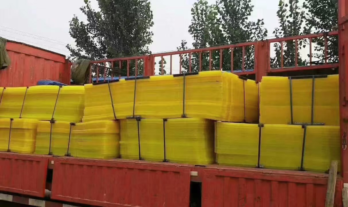 聚（jù）氨酯篩網裝車1.jpg